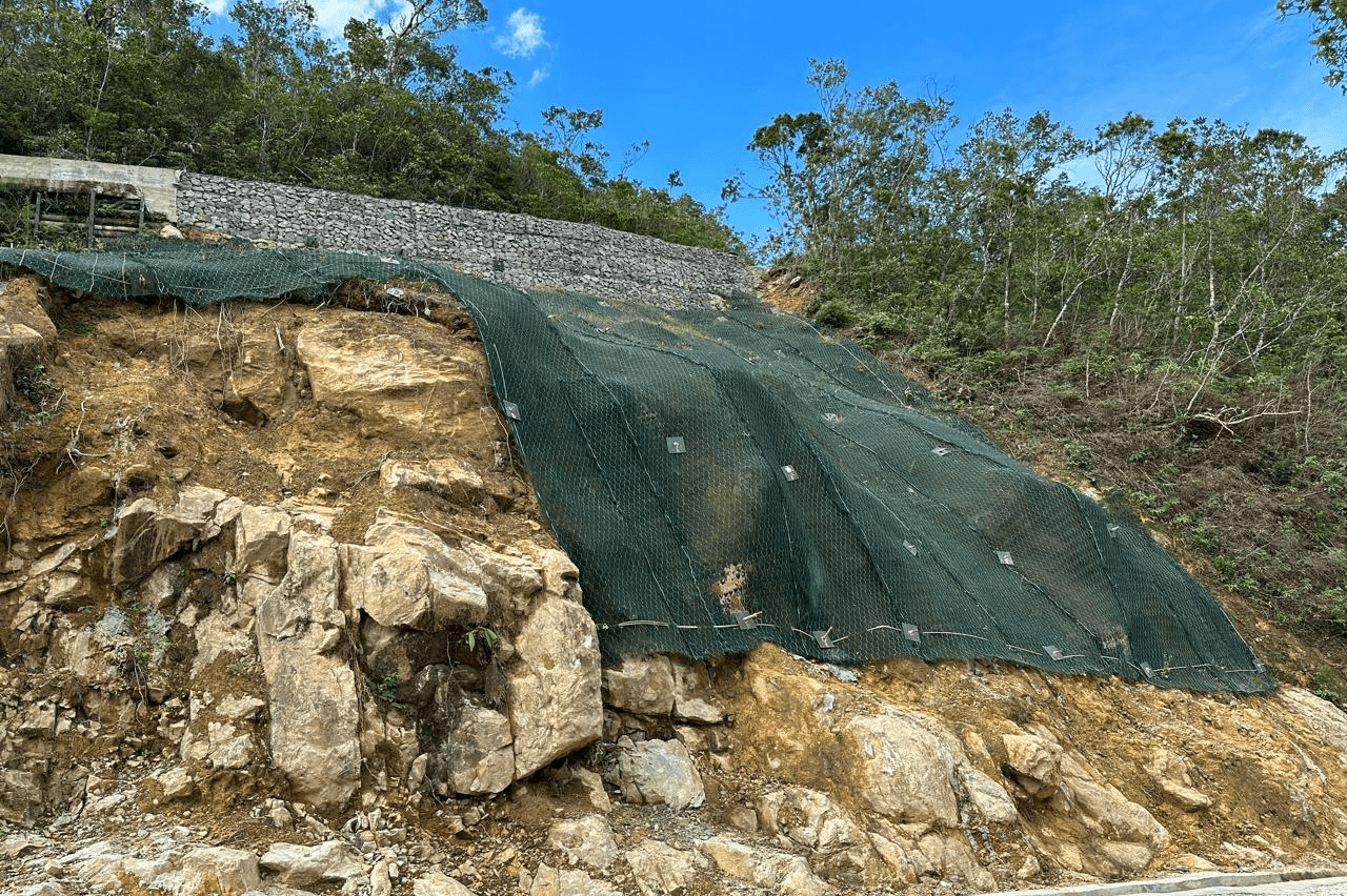 ESTABILIADE DE TALUDES DE ENCOSTAS EM RODOVIAS E FERROVIAS